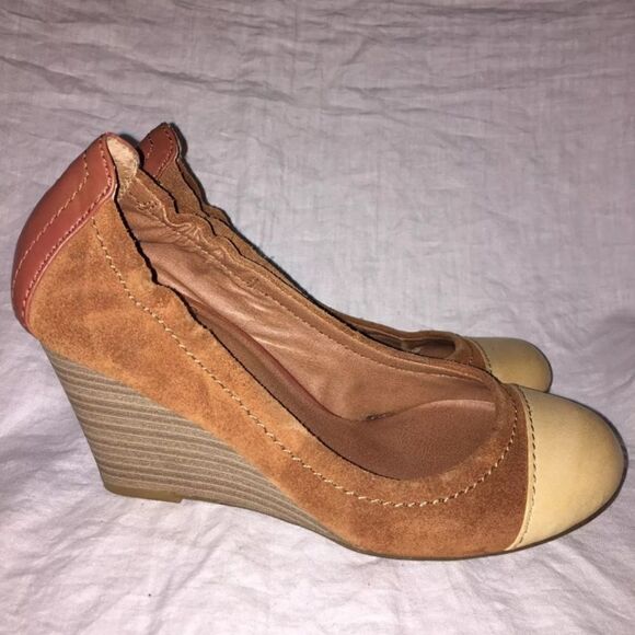 LUCKY BRAND "Gabrielle" Amber & Beige Wedge-6M - Picture 1 of 8